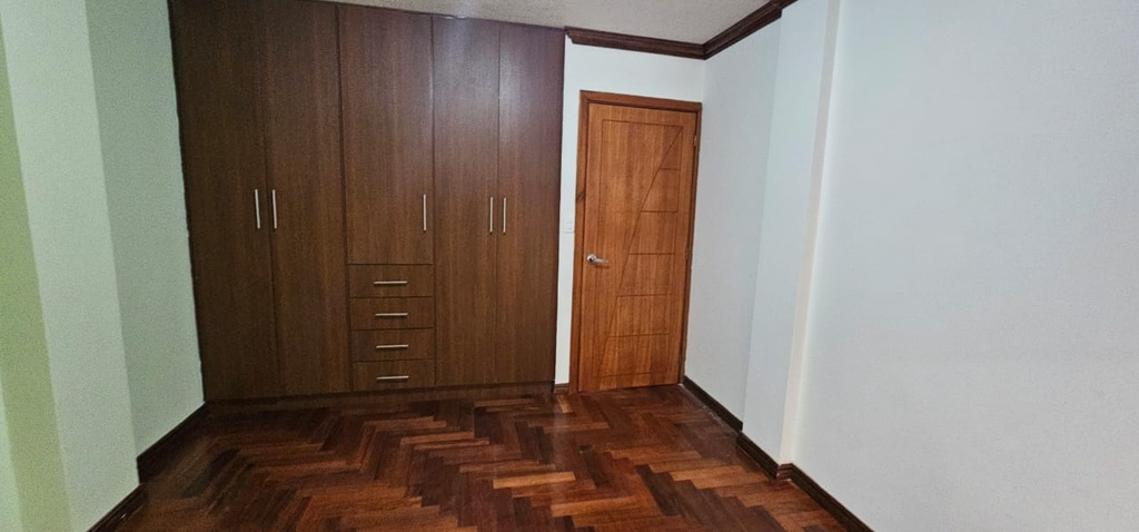 Departamento Amplio de 3 Dormitorios en Alquiler Sector Real Audiencia