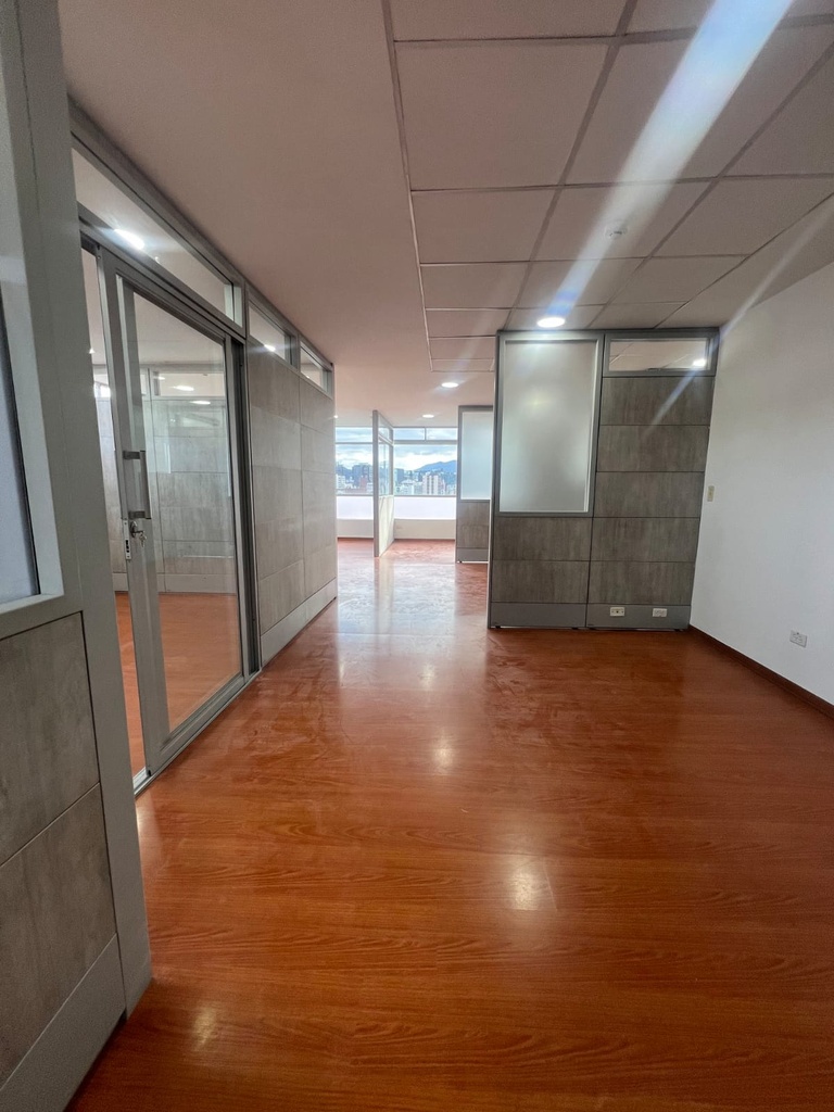 Oficina con Hermosa Vista en Alquiler Sector Orellana