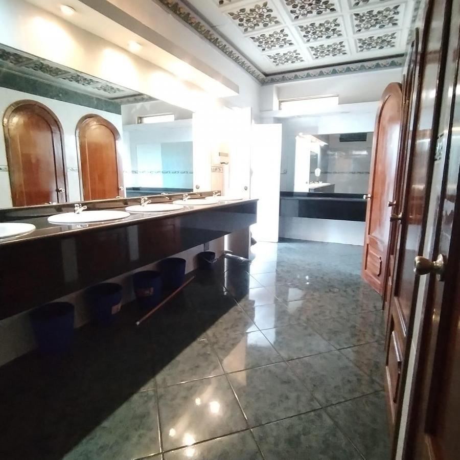 Casa Comercial con Excelente Ubicación en Venta en el Centro Histórico de Quito