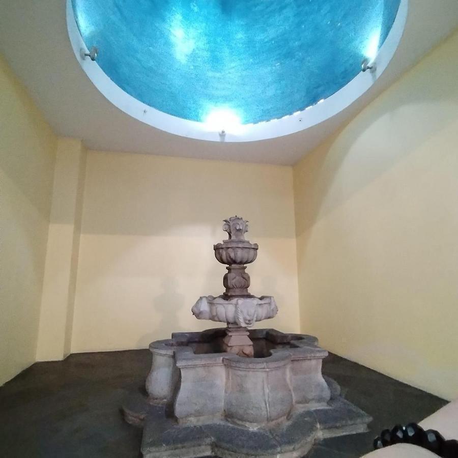 Casa Comercial con Excelente Ubicación en Venta en el Centro Histórico de Quito