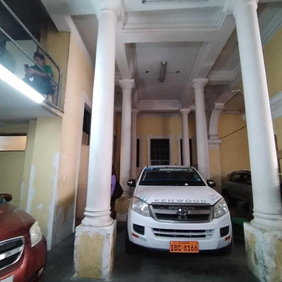 Casa Comercial con Excelente Ubicación en Venta en el Centro Histórico de Quito