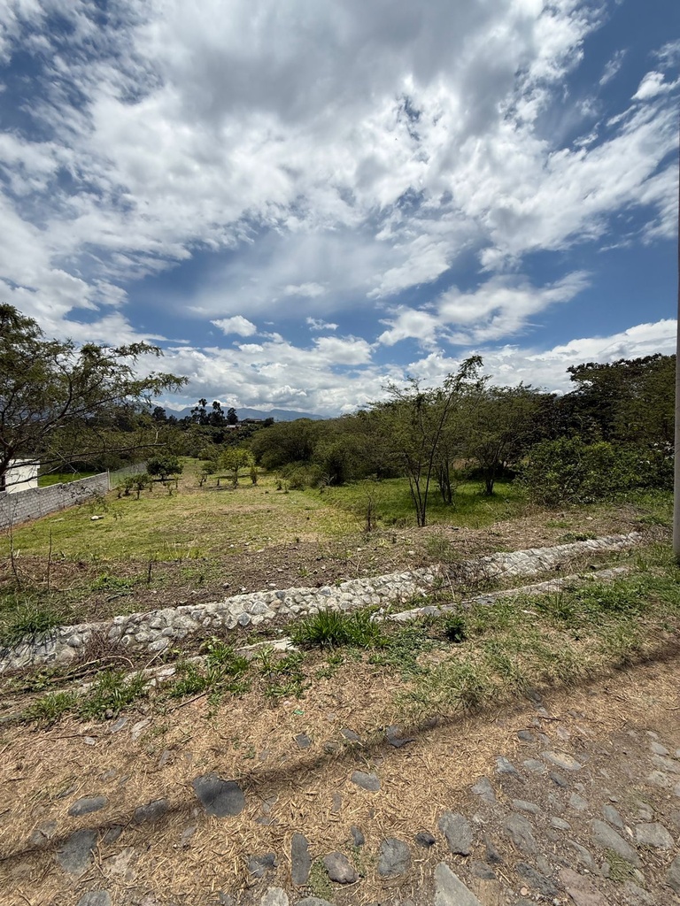 Terreno con Ubicación Estratégica en Venta Sector Tumbaco