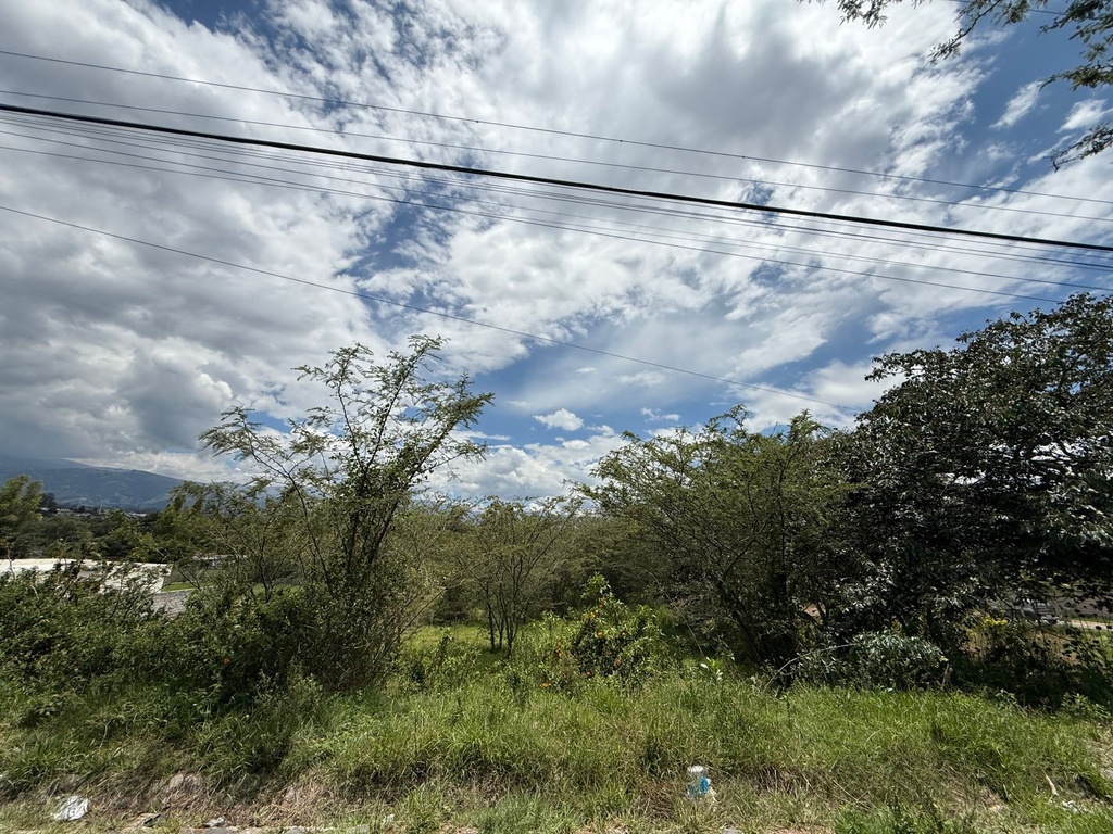 Terreno con Ubicación Estratégica en Venta Sector Tumbaco