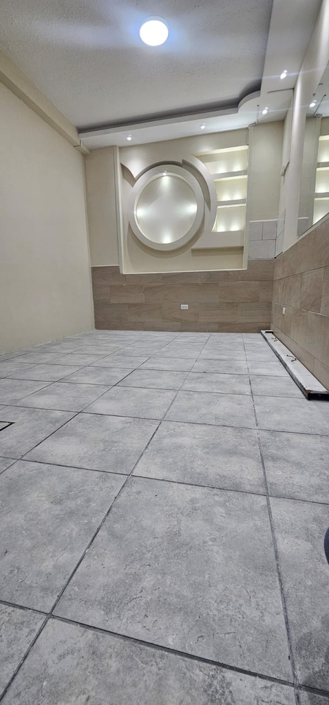 Local Moderna en Alquiler Sector El Inca 