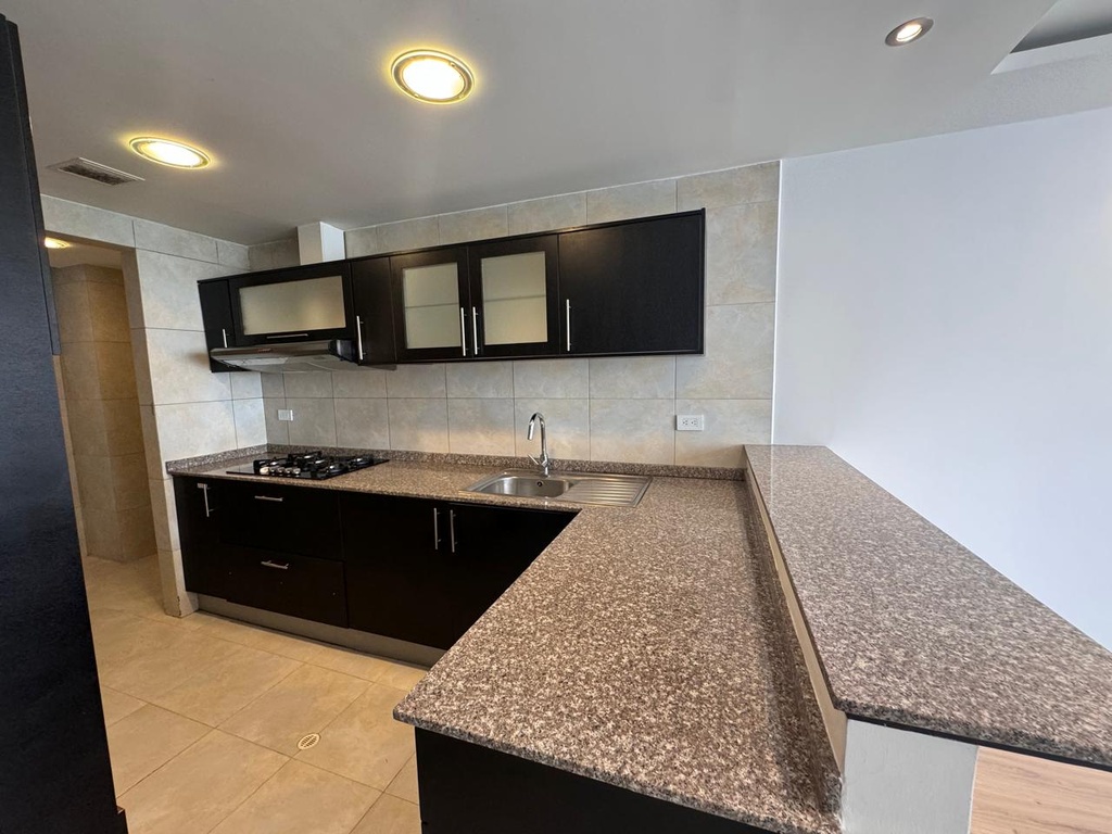 Departamento Amplio de 3 Dormitorios en Alquiler Sector República del Salvador 