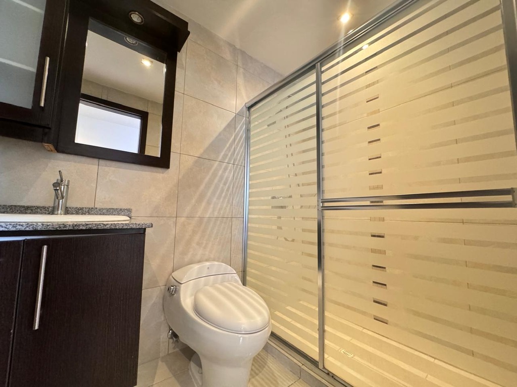 Departamento Amplio de 3 Dormitorios en Alquiler Sector República del Salvador 