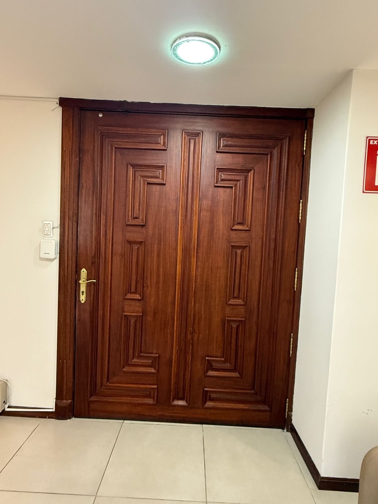 Oficina con Excelente Ubicación en Alquiler Sector República del Salvador