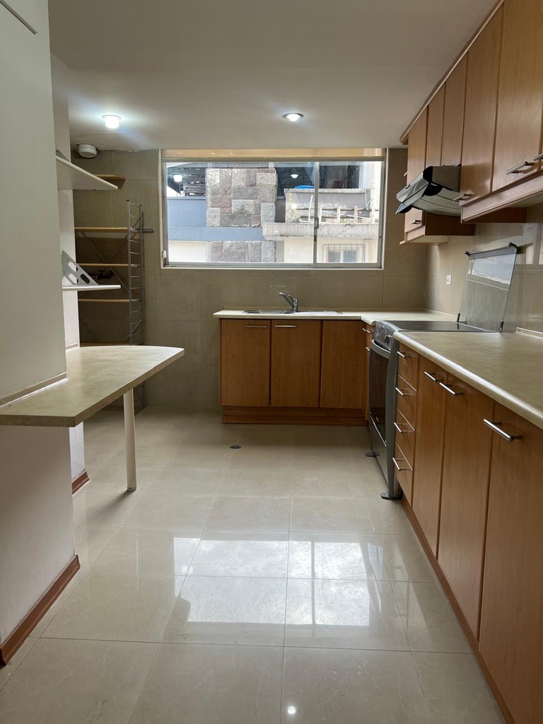 Departamento con Excelente Ubicación en Alquiler Sector La Carolina