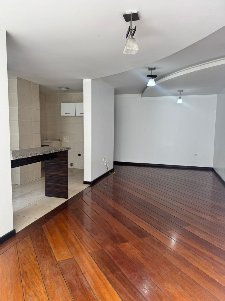 Departamento con Excelente Ubicación en Venta Sector República del Salvador