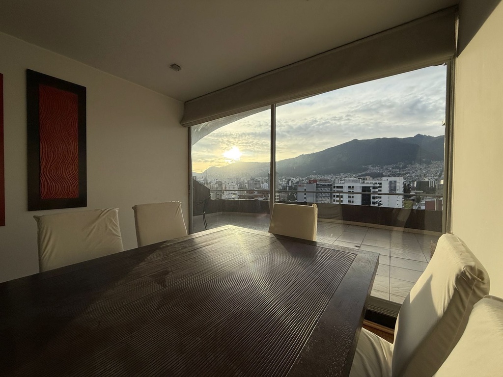 Departamento con Hermosa Vista en Alquiler Sector La Pradera