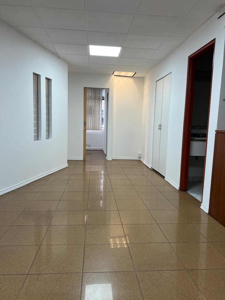 Oficina con Hermosa Vista en Alquiler Sector La Carolina 