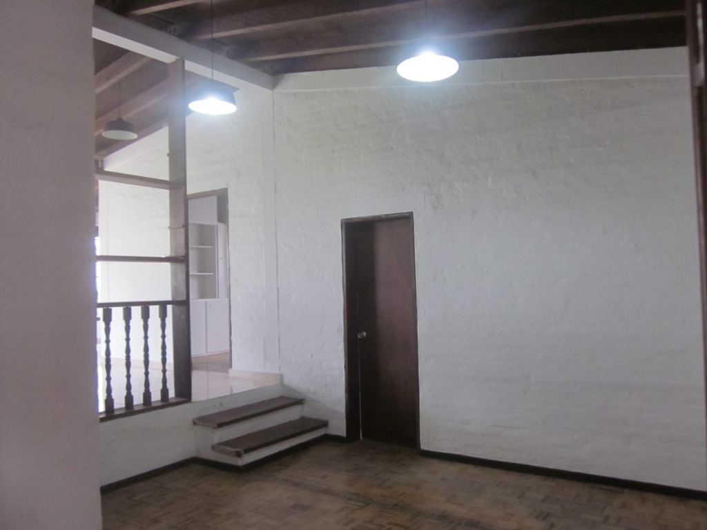 Casa con Ubicación Estratégica en Alquiler Sector La Gasca 