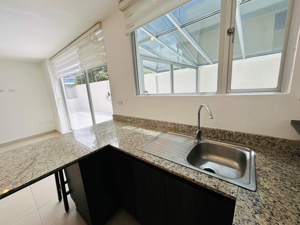 Suite Moderna en Alquiler Sector Cumbayá