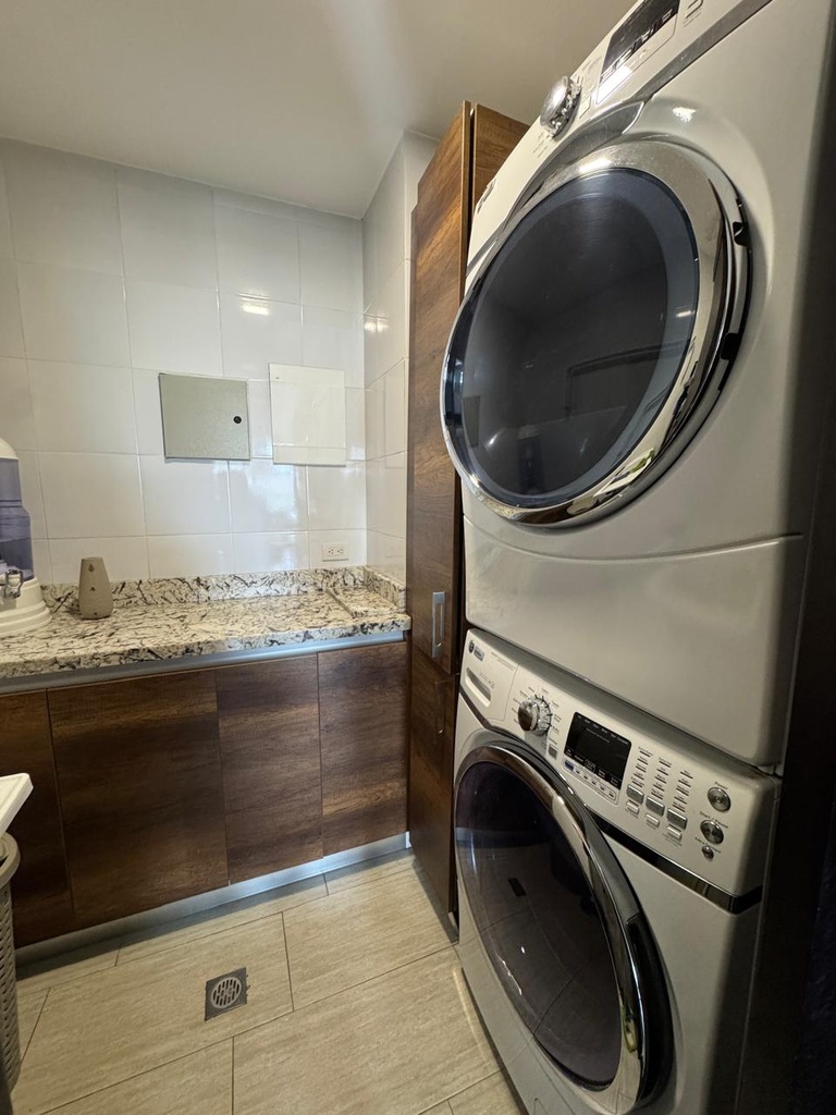  Departamento Amplio de 2 Dormitorios en Alquiler Sector Bosmediano