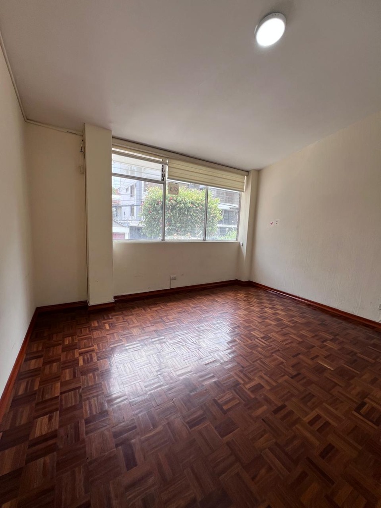 Departamento con Excelente Ubicación en Alquiler Sector Bellavista 