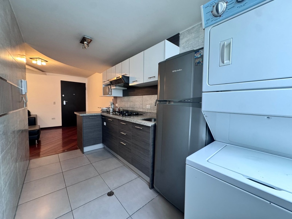 Suite con Excelente Ubicación en Alquiler Sector República del Salvador 