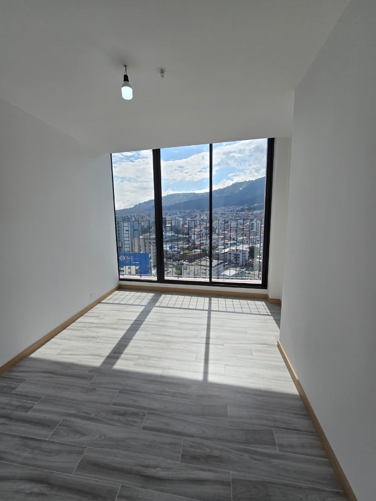 Departamento con Hermosa Vista en Alquiler Sector La Carolina 