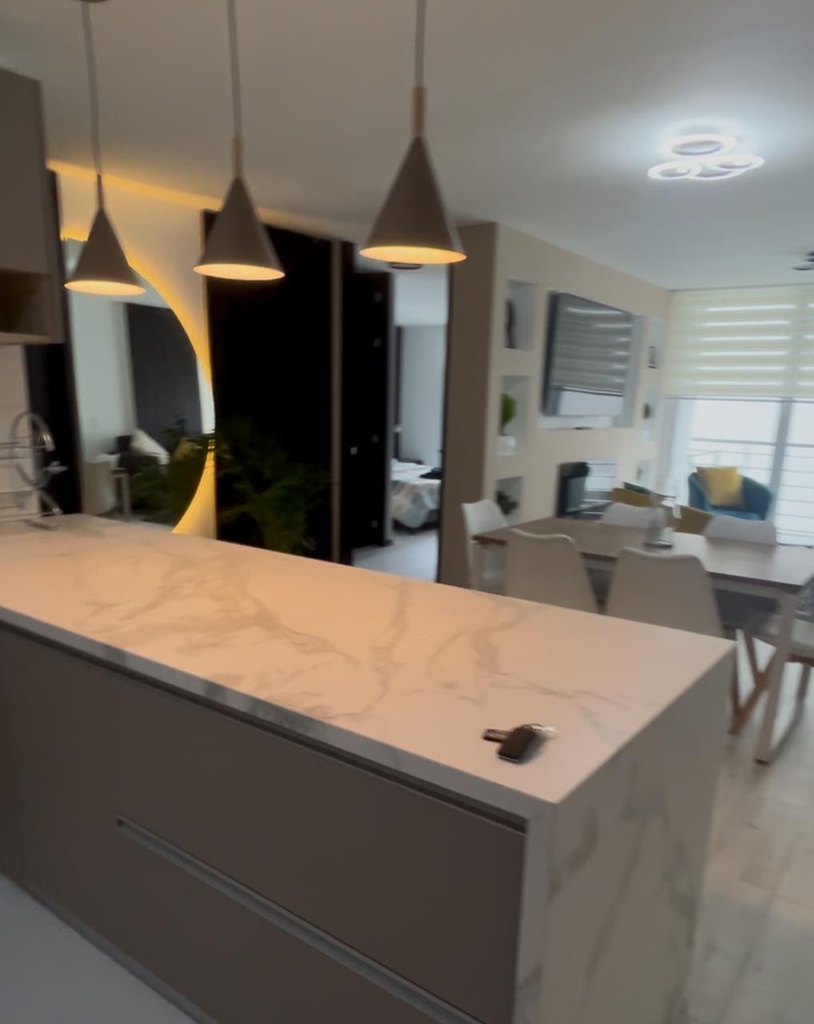 Departamento Moderno de 3 Dormitorios en Venta Sector La Carolina