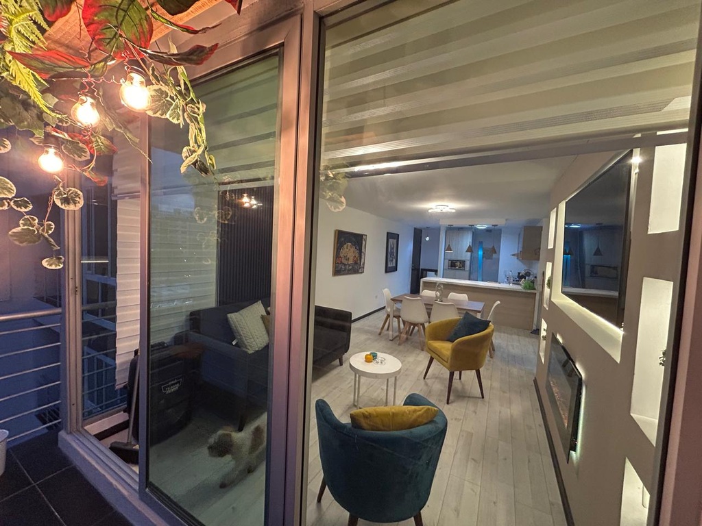 Departamento Moderno de 3 Dormitorios en Venta Sector La Carolina