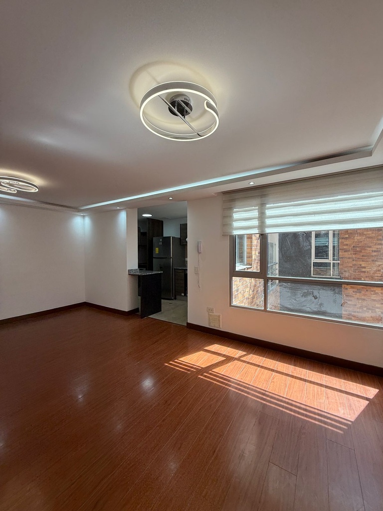 Departamento con Excelente Ubicación en Alquiler Sector República del Salvador  