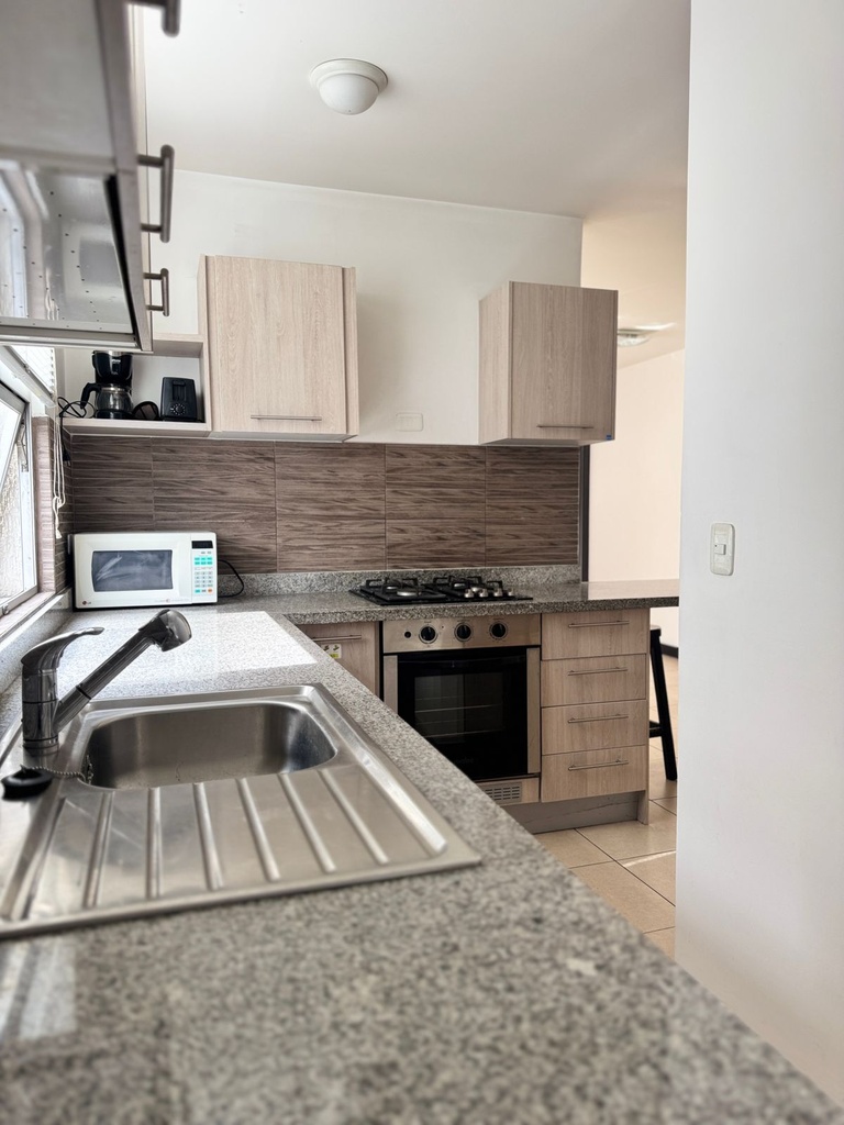 Suite con Excelente Ubicación en Alquiler Sector República del Salvador 