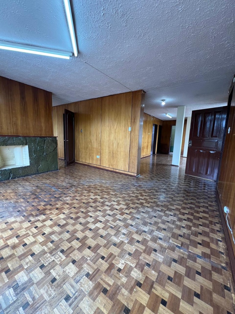 Oficina con Ubicación Estratégica en Alquiler Sector  Belisario Quevedo 