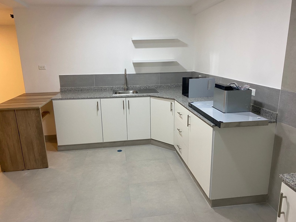 Departamento con Excelente Ubicación en Alquiler Sector Gaspar de Villarroel 