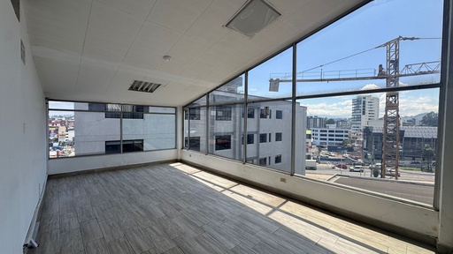 [Teran Dávila - JFR] Oficina con Excelente Ubicación en Venta Sector Granda Centeno