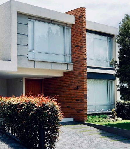 [Vista Sereni - JFR] Casa Moderna con Excelente vista en Venta Sector Puembo