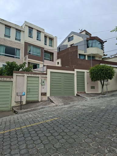 [Urbanizacion Uraba -JFR] Casa en Venta Sector Carcelén 