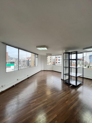 [Salazar -JFR] Oficina con Ubicación Estratégica en Alquiler Sector La Pradera  