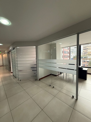 [Gabriela III - 302 - JFR] Oficina con Excelente Ubicación en Alquiler Sector República del Salvador