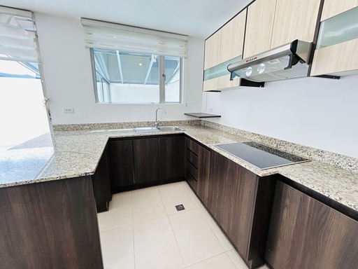 [Edificio Torre Noah -JFR] Suite Moderna en Alquiler Sector Cumbayá 