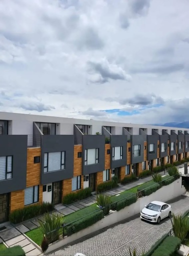 [Conjunto Residencial Kintu - JFR] Casa Moderna de 3 Dormitorios en Alquiler Sector Calderón